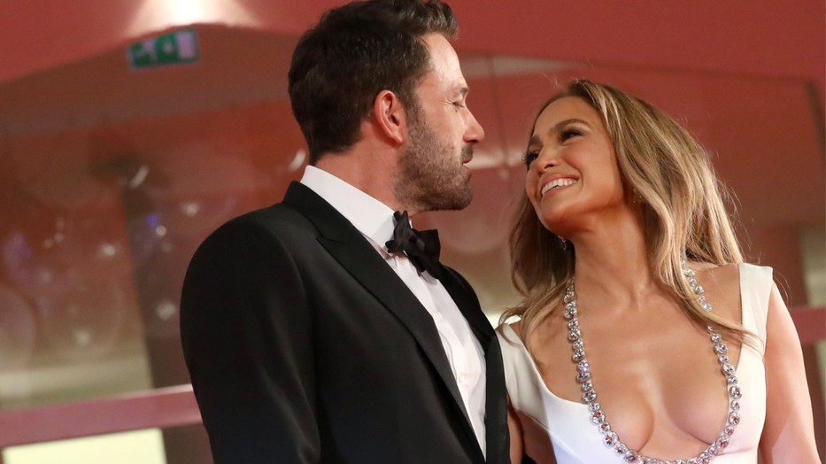 Jennifer Lopez és Ben Affleck gyűrűvel pecsételték meg szerelmüket