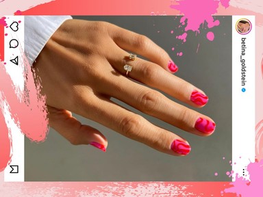 Egy apró csavarnak köszönhetjük a tavaszi körömtrend csúcsát