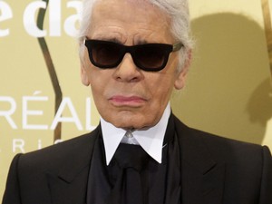 Karl Lagerfeld illatgyertyát tervez