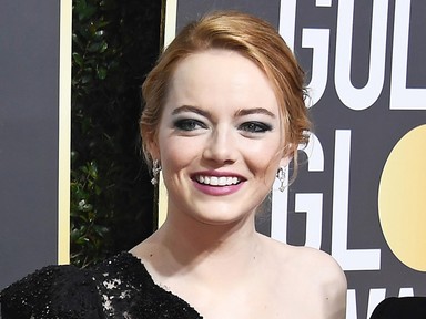 Őrületes rejtett üzenete volt Emma Stone Golden Globe sminkjének