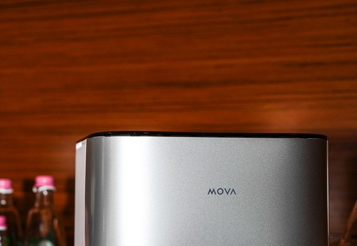 Göndörből egyenes, majd újra göndör haj egy perc alatt? Kulcsár Edina megmutatta, milyen egyszerűen elérhető!