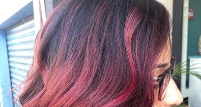 Vörösbor színű haj a szezon legnagyobb trendje: bevállalnád?