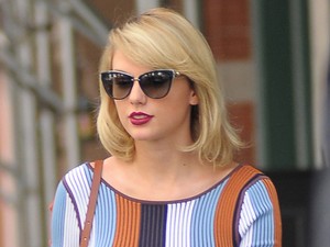 Emberek! Taylor Swift lekoppintotta Péterfy Bori legjobb frizuráját!