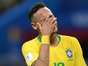 A legdurvább páros: a focifenomén és a kebelcsoda együtt