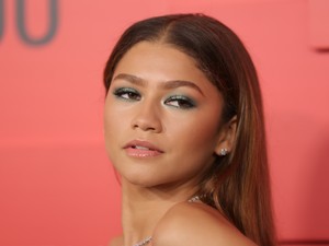 Zendaya újabb divattörténeti darabban a vörös szőnyegen