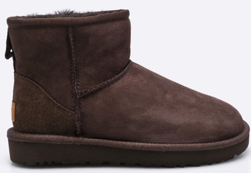 Blake Lively Ugg papucsa az egyik legmegosztóbb darab, de éppen ezért kötelező