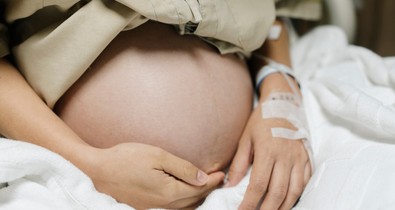 Nemcsak a szülésélményt keseríti meg, a kismamákra és a babákra nézve is életveszélyes a HELLP-szindróma