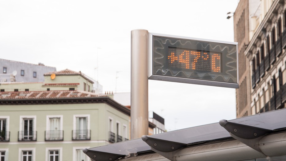 47 Celsius? Bármelyik nap bekövetkezhet. Ma már kevesen legyintenek a globális felmelegedéssel kapcsolatos aggodalmakra, mégis, a politika igen keveset foglalkozik ezzel az állatok, növények és az emberek életét is fenyegető körülménnyel. Még kevesebb változás történik.