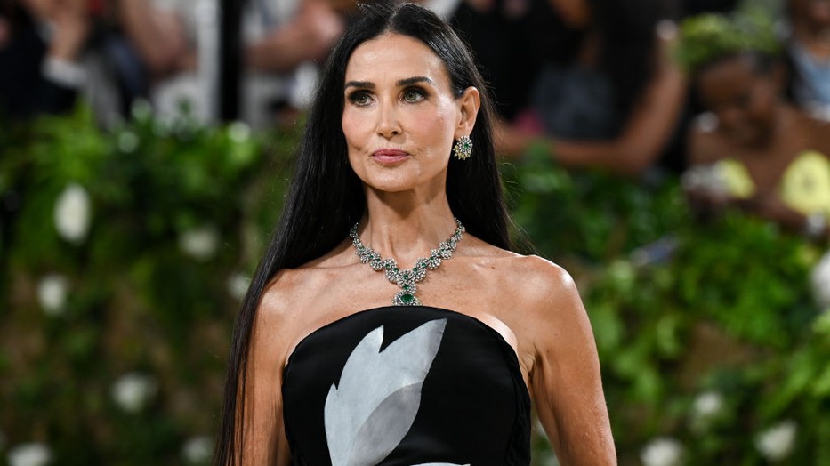 Demi Moore bebizonyította, hogy a meztelenruha nem ismer korhatárt