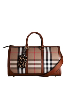 Táska BURBERRY www.burberry.com