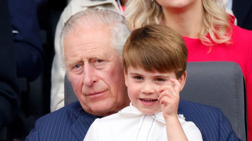 Itt a bizonyíték, hogy Károly király a világ legjobb nagypapája: megható választ adott Vilmos herceg kérdésére