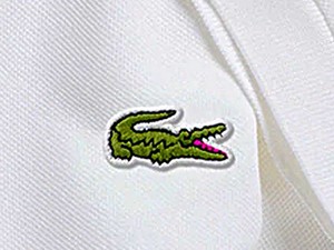 Az ikonikus krokodilos póló szenzációs átváltozását látnod kell