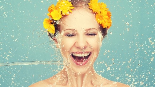 7 szuper tipp, hogy a sminked nyáron is bírja a strapát