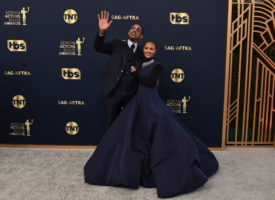 Will Smith és Jada Pinkett Smith rocksztárokként érkeztek a SAG gálára