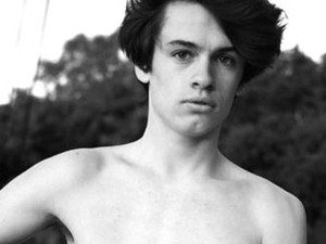 Ő Pamela Anderson 18 éves fia