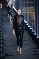 2019 szeptember 24-én a Saint Laurent show-ján. Utoljára a kifutón. 
