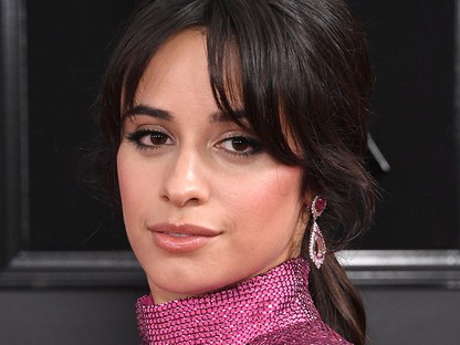 Camila Cabello kiborult: ¨A narancsbőr normális, a zsír normális¨