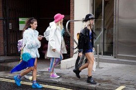 A legjobb streetstyle szettek az angol divatfővárosból, Londonból