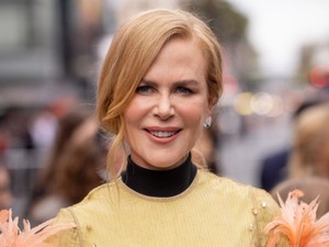 Nicole Kidman élete legmerészebb ruhájában is igazi királynőként ragyogott