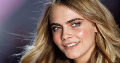 Cara Delevingne bolondos tincsei