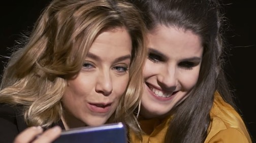 Ilyen a világ látható érzelmek nélkül! Összefogott a látássérültekért a Huawei és a Láthatatlan Kiállítás