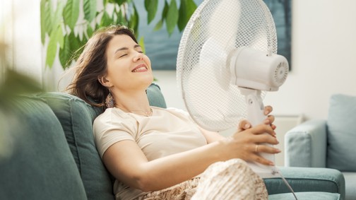 Sokan elkövetik ezt a hibát a ventilátorral: így csak még jobban felforrósítod a szobát 