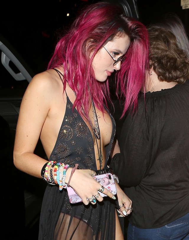 Bella Thorne buliszettje