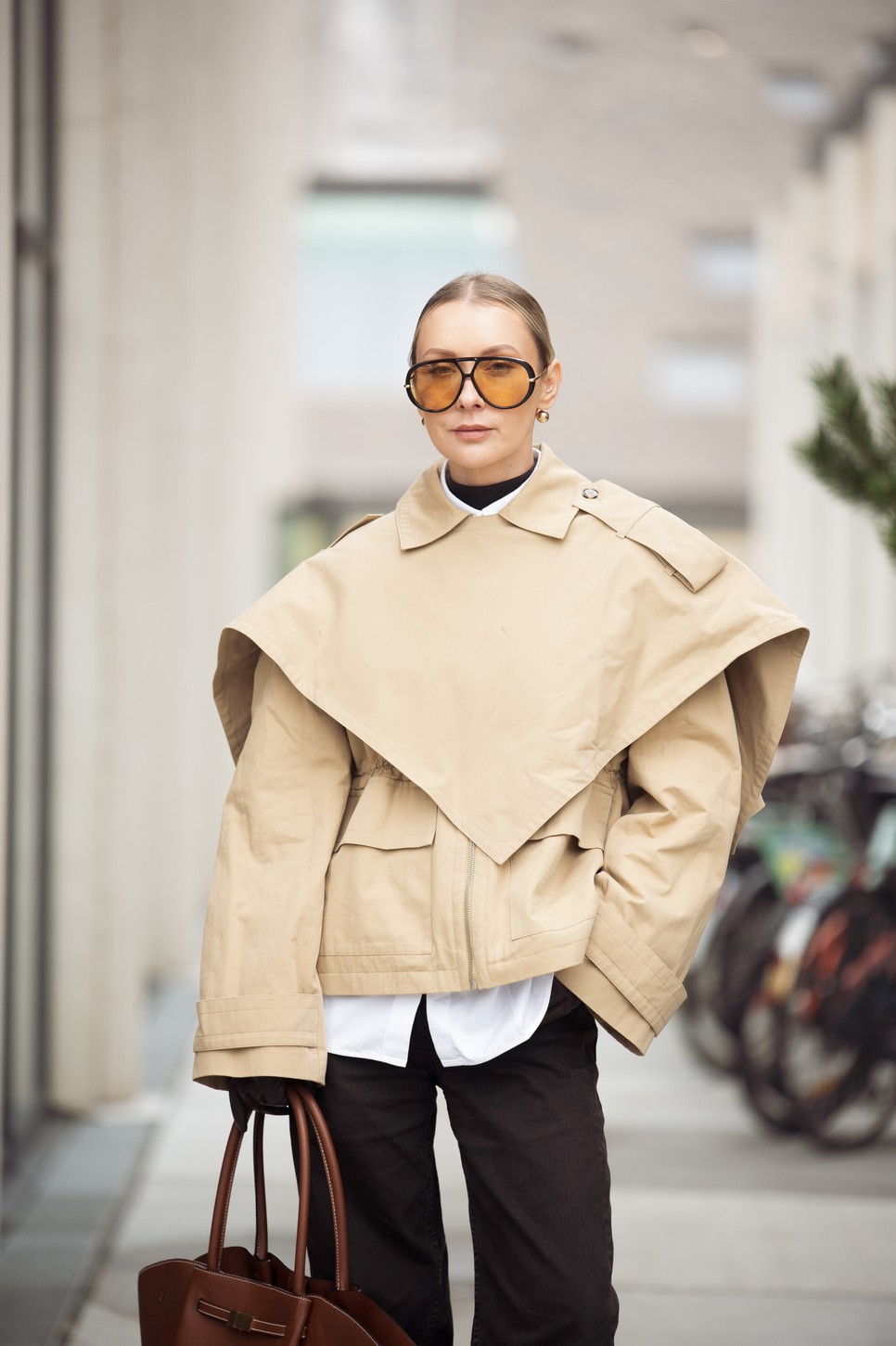 A ballonkabát 2025 tavaszára kapott egy kis csavart és új stílussal született újjá