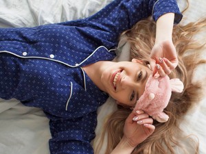 Ettől az egyszerű módszertől azonnal visszaalszol: segít megszüntetni a zavaró gondolatokat az éjszaka közepén