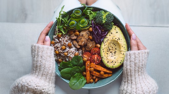 Ez a különleges diéta lenne a demencia ellenszere? Ezek az ételek egy életen át védik az agyat