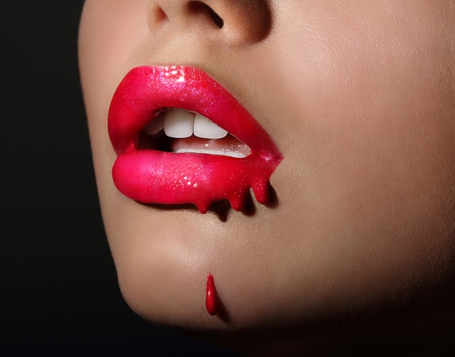 Rúzs helyett ajaktinta: ez tutira bírja majd a hőséget