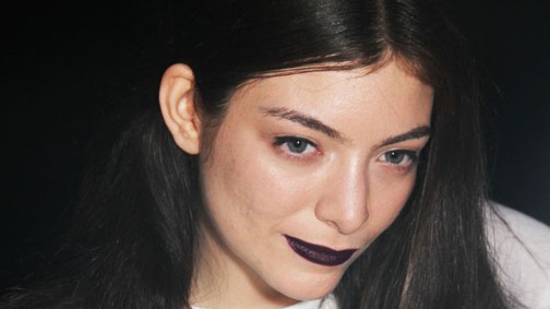 Így készült Lorde Grammy-sminkje