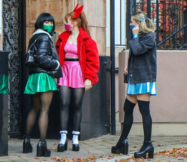 Ez egyszerűen zseni: a Riverdale sztárjai Pindúr pandúroknak öltöztek