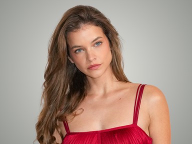 Palvin Barbara áttetsző csipkeruhája a legarcpirítóbb választás, amiben valaha láttuk