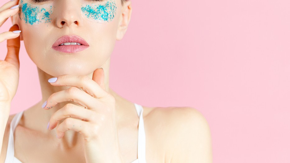 Van megoldás a puffadt, táskás szemek ellen!