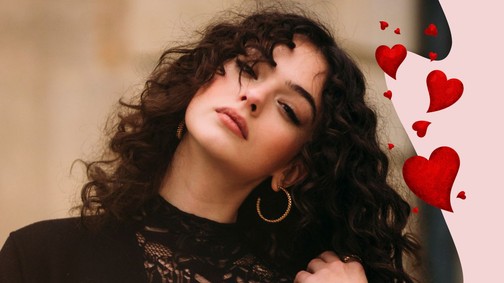 4 egyszerű, de annál látványosabb frizura félhosszú hajból, ha feldobnád a Valentin-napot