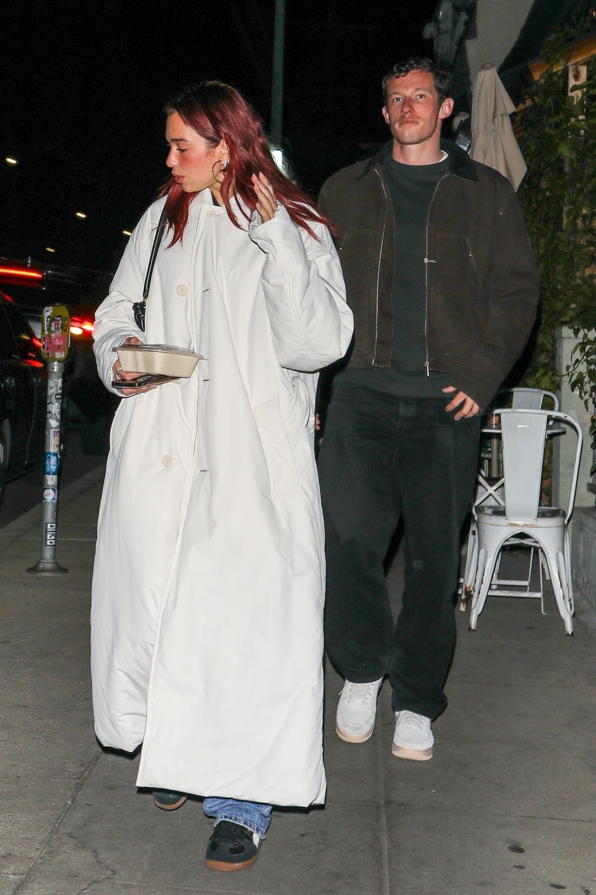 Dua Lipa és Callum Turner elképesztően stílusosak együtt