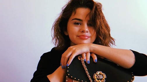 Te is szeretnéd Selena Gomez ruháját? Most a tiéd lehet!