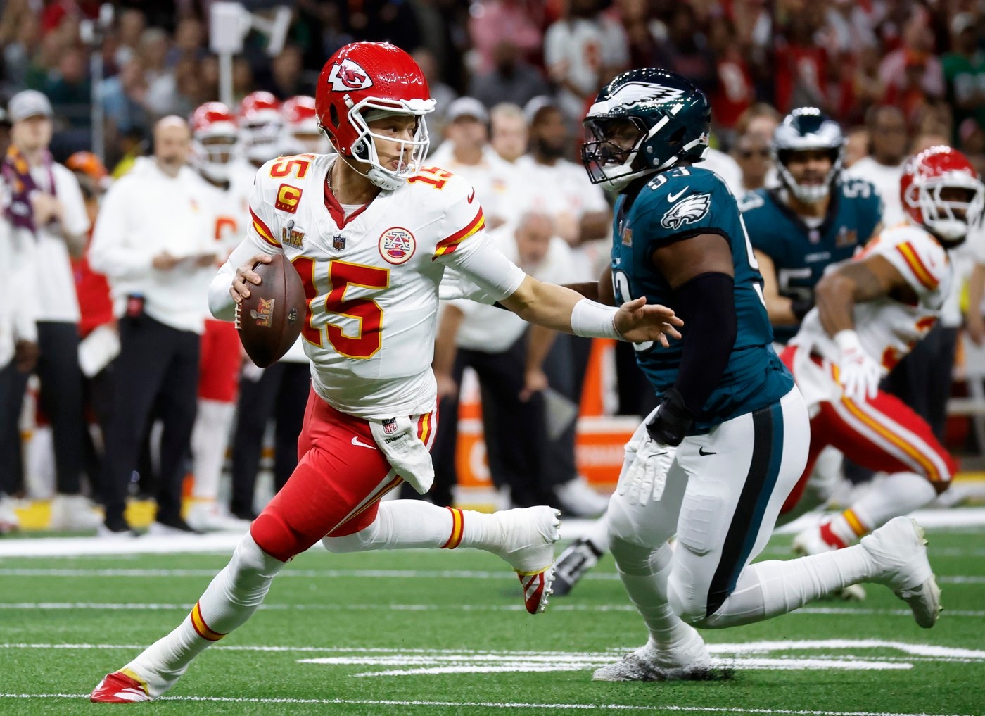 Rekordnézettség és reklámárak: A mérkőzést az Egyesült Államokban több mint 120 millióan követték, és a 30 másodperces reklámok ára elérte a 8 millió dollárt, ami minden eddigi rekordot megdöntött.