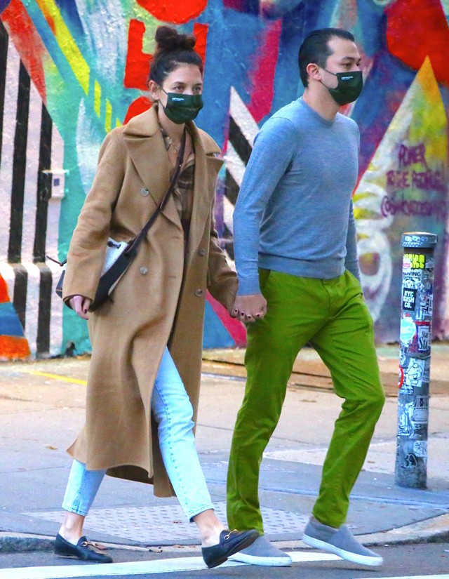 A kockás ing olyan kulcsdarab, ami minden szezonban tökéletes: így viseli Katie Holmes