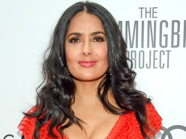 Salma Hayek nagyon extrém hajszínre váltott új filmje kedvéért