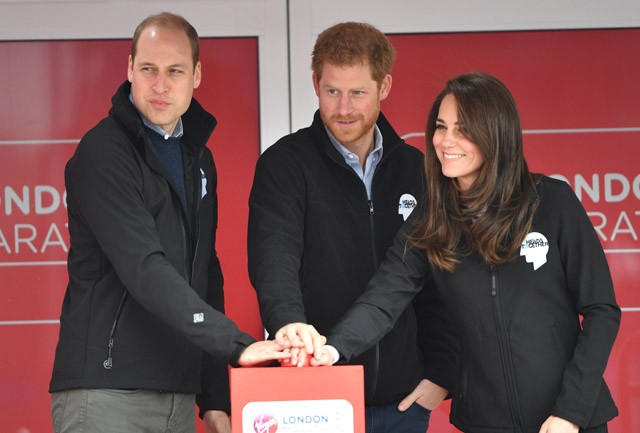 Kate Middleton, Vilmos herceg és Harry herceg elindítja a londoni maratont