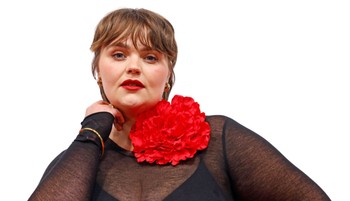 Charlotte Kuhrt: Hidd el, szép vagy, értékes vagy, és mindegy, mekkora a ruhaméreted!