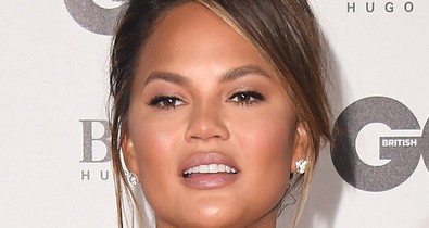 Mindvégig rosszul ejtettük ki Chrissy Teigen nevét, íme, hogy hogyan kell helyesen: