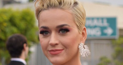 Katy Perry magyar tervező ruhájában bulizott az Oscar estéjén