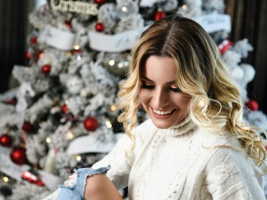 Ezen a héten Szemenyei Patrícia igazi otthoni szetteket mutat a legfinomabb kuglófok kíséretében