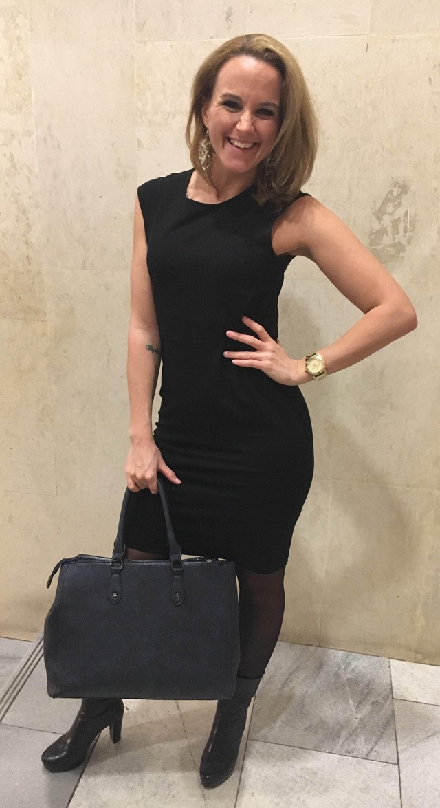 Kollányi Zsuzsi színházba megy