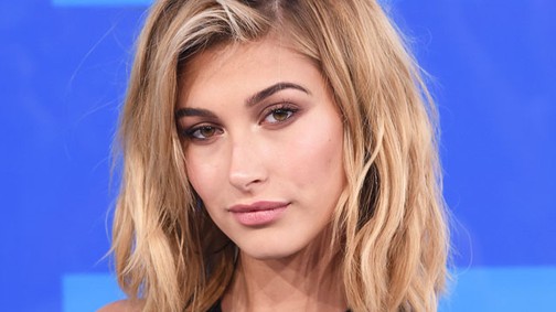 Hailey Baldwin viselte az MTV VMA legbrutálisabb cipőjét