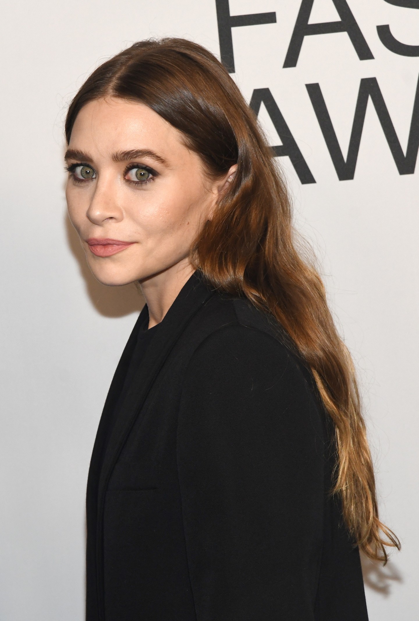 Ashley Olsen ezúttal testvére nélkül, a 2021. évi CFDA Fashion Awards díjátadón 