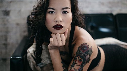 Ez a lány lábak nélkül született, de az életfelfogását tanítani kéne